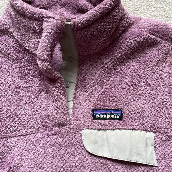 Patagonia Women's lavender snap pullover - Picture 2 of 6